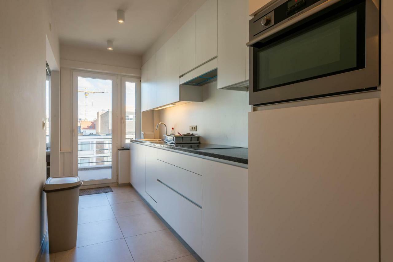 Modern Apartment With Free Parking Остенде Екстериор снимка