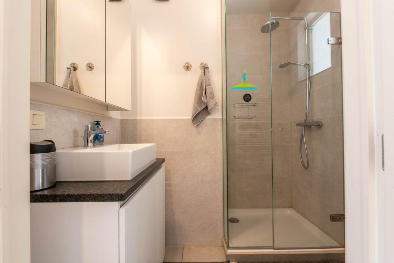 Modern Apartment With Free Parking Остенде Екстериор снимка