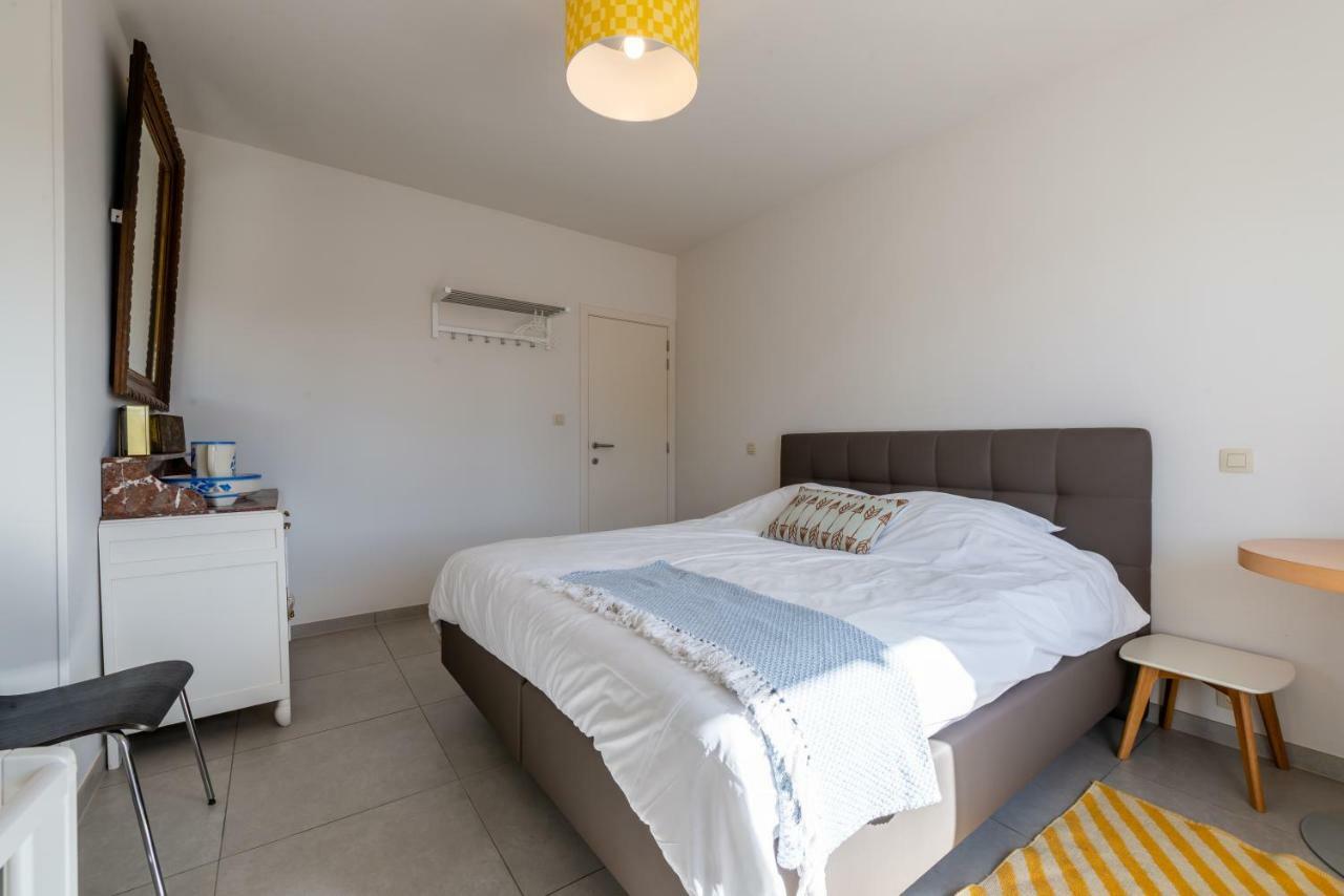 Modern Apartment With Free Parking Остенде Екстериор снимка